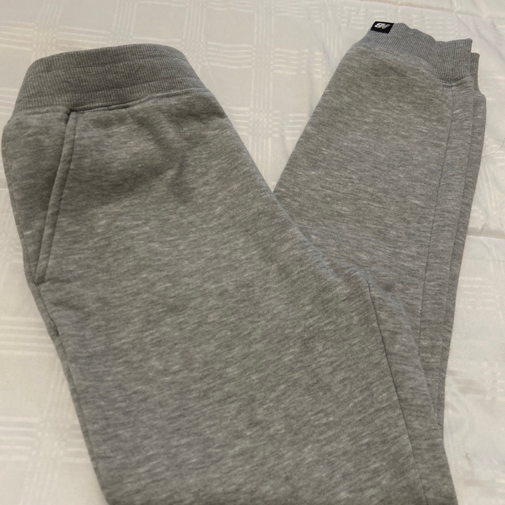 NEW BALANCE BOYS GRAY SWEAT PANTS SIZE 10/12